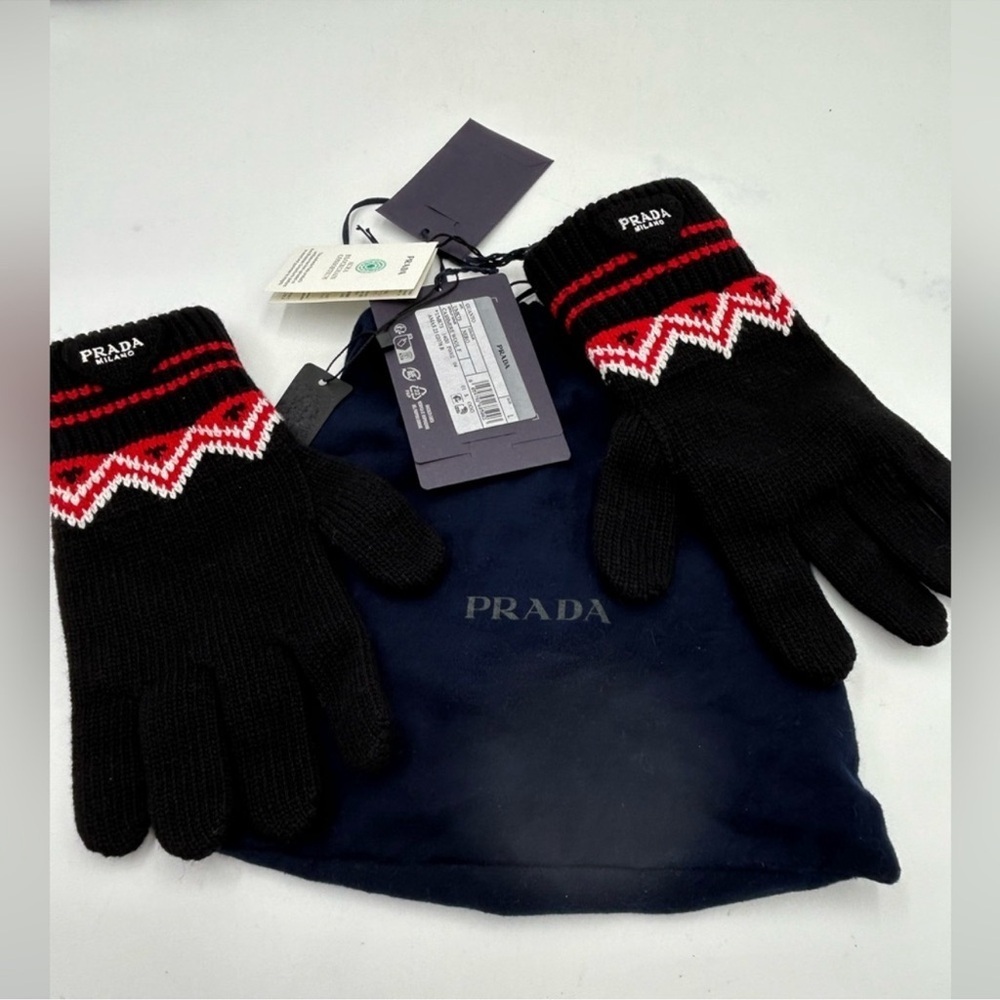 Unisex Prada wool cashmere knit, gloves size large made in Italy